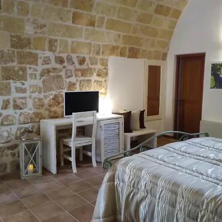 Hotel Masseria Relais Santa Teresa 4*